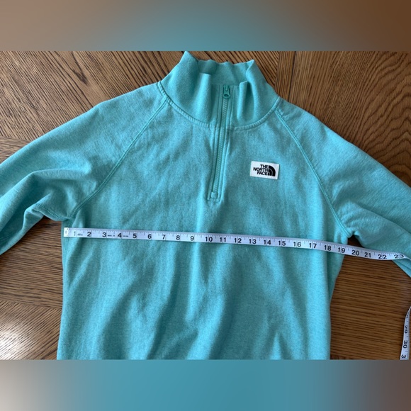 The North Face 1/4 Zip Pullover - Picture 2 of 2